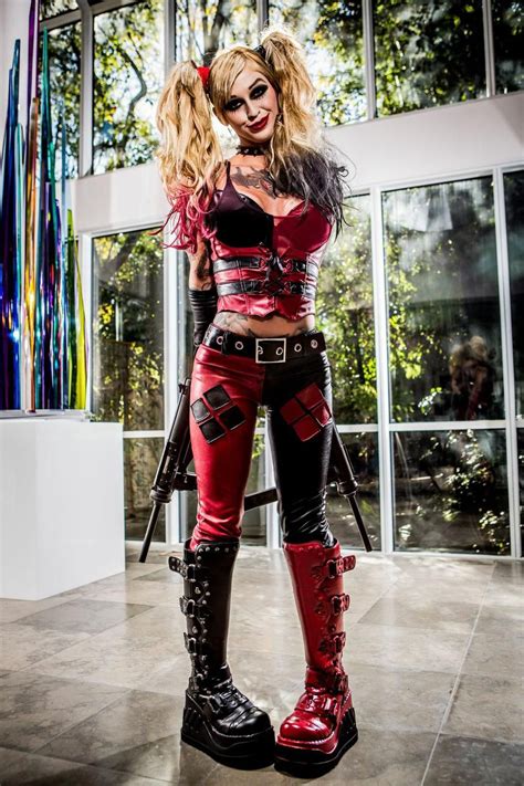 Vídeos pornôs com Harley Quinn Cosplay Porn 